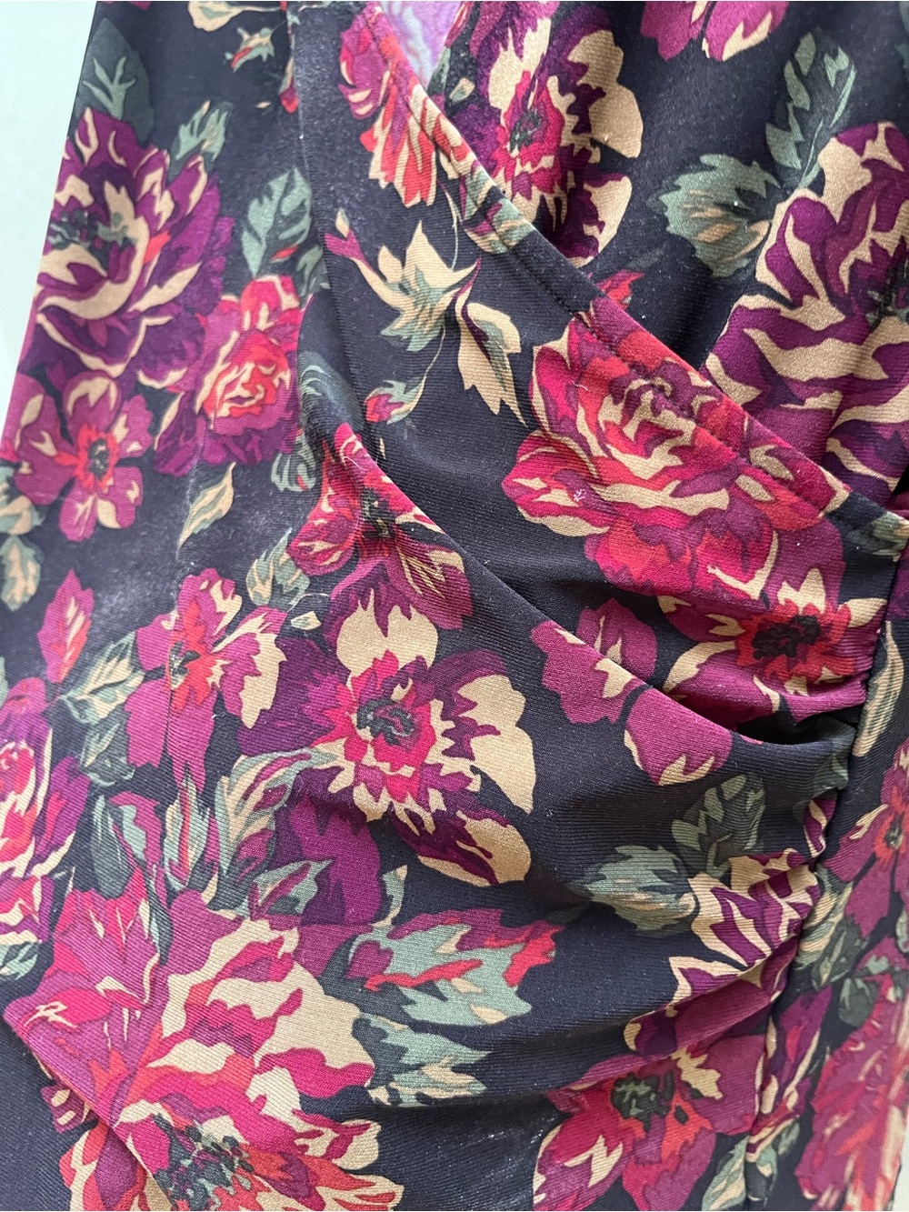 Chaps vintage Floral Surplice Top - Wine Floral size medium - Picture 8 of 10
